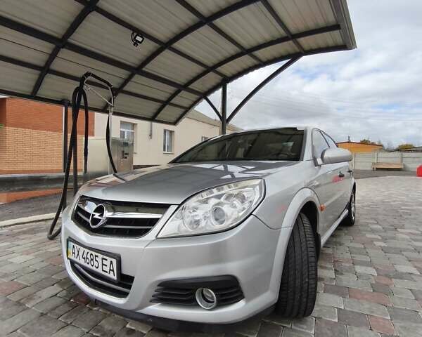 Серый Опель Вектра, объемом двигателя 2.2 л и пробегом 238 тыс. км за 6000 $, фото 1 на Automoto.ua
