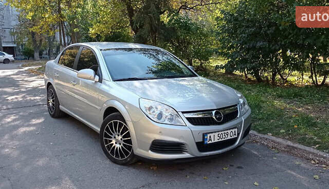 Серый Опель Вектра, объемом двигателя 2.2 л и пробегом 249 тыс. км за 3900 $, фото 1 на Automoto.ua
