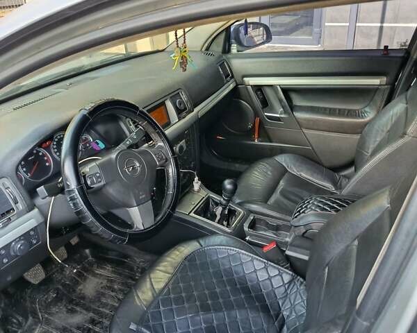 Серый Опель Вектра, объемом двигателя 2.2 л и пробегом 402 тыс. км за 2500 $, фото 1 на Automoto.ua