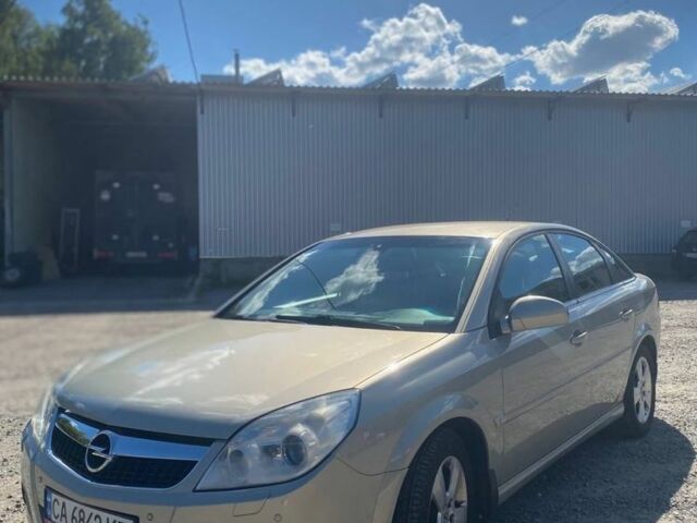 Серый Опель Вектра, объемом двигателя 2.2 л и пробегом 285 тыс. км за 5700 $, фото 1 на Automoto.ua