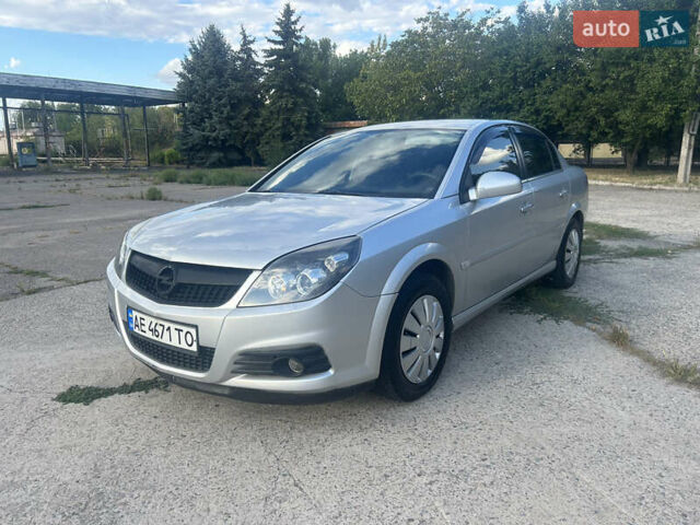 Сірий Опель Вектра, об'ємом двигуна 1.8 л та пробігом 180 тис. км за 4450 $, фото 1 на Automoto.ua