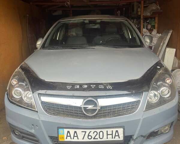 Серый Опель Вектра, объемом двигателя 2.2 л и пробегом 250 тыс. км за 5000 $, фото 1 на Automoto.ua