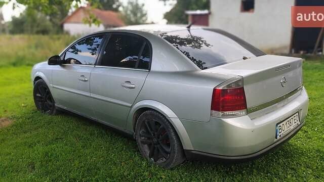 Сірий Опель Вектра, об'ємом двигуна 2.2 л та пробігом 285 тис. км за 4850 $, фото 1 на Automoto.ua