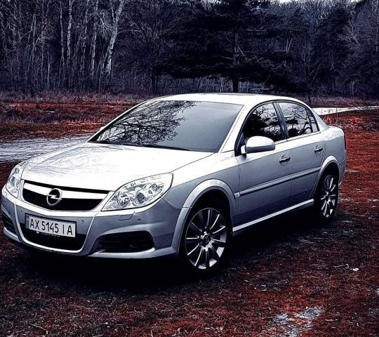 Серый Опель Вектра, объемом двигателя 2.2 л и пробегом 300 тыс. км за 4000 $, фото 1 на Automoto.ua