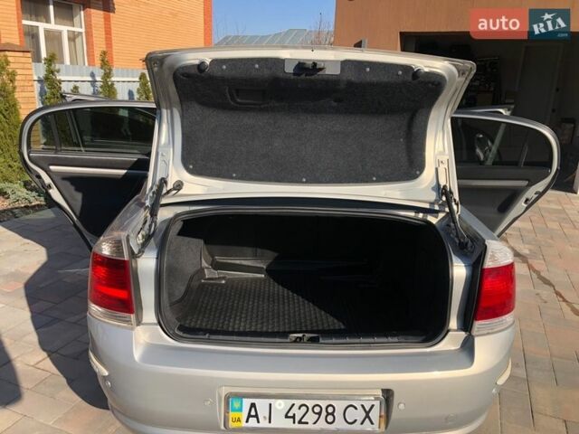 Сірий Опель Вектра, об'ємом двигуна 1.8 л та пробігом 262 тис. км за 5200 $, фото 1 на Automoto.ua