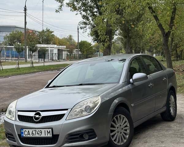 Сірий Опель Вектра, об'ємом двигуна 2.2 л та пробігом 247 тис. км за 5200 $, фото 1 на Automoto.ua