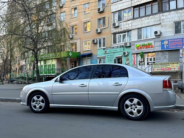 Серый Опель Вектра, объемом двигателя 2.2 л и пробегом 266 тыс. км за 4680 $, фото 1 на Automoto.ua