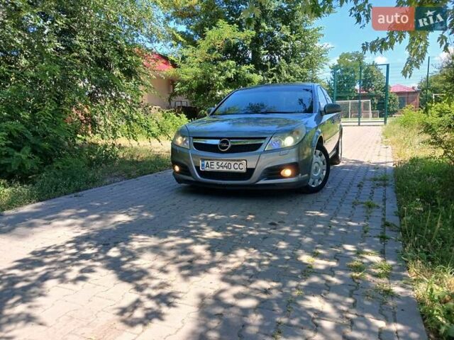 Серый Опель Вектра, объемом двигателя 2.2 л и пробегом 160 тыс. км за 4800 $, фото 1 на Automoto.ua