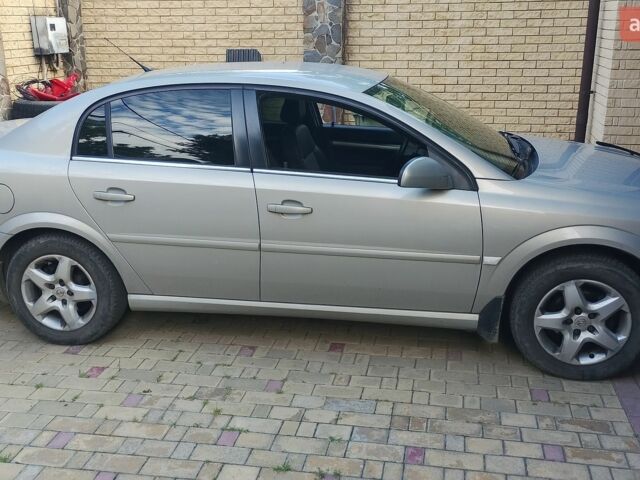 Сірий Опель Вектра, об'ємом двигуна 2.2 л та пробігом 250 тис. км за 5000 $, фото 1 на Automoto.ua