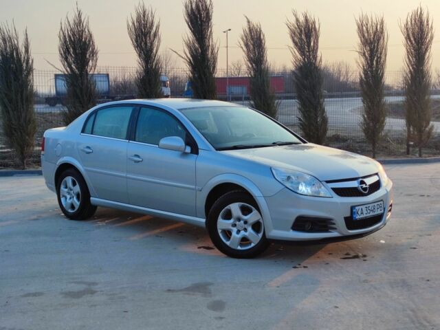 Сірий Опель Вектра, об'ємом двигуна 1.8 л та пробігом 176 тис. км за 5409 $, фото 1 на Automoto.ua