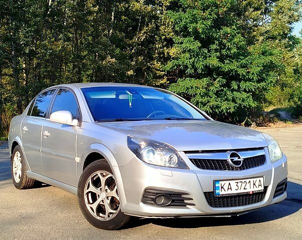 Серый Опель Вектра, объемом двигателя 2.2 л и пробегом 221 тыс. км за 5500 $, фото 1 на Automoto.ua