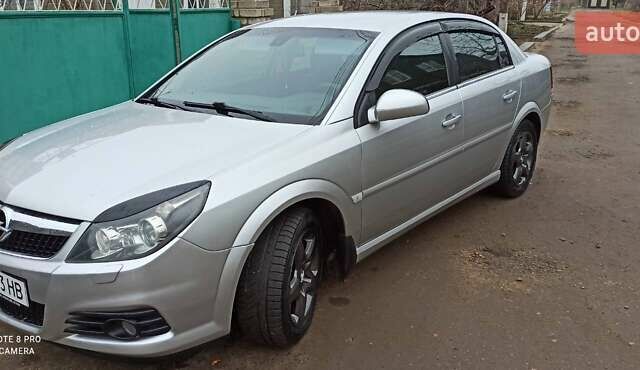Сірий Опель Вектра, об'ємом двигуна 2.2 л та пробігом 369 тис. км за 6000 $, фото 1 на Automoto.ua