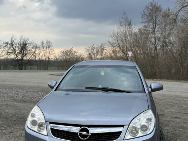 Серый Опель Вектра, объемом двигателя 2.2 л и пробегом 303 тыс. км за 4000 $, фото 1 на Automoto.ua