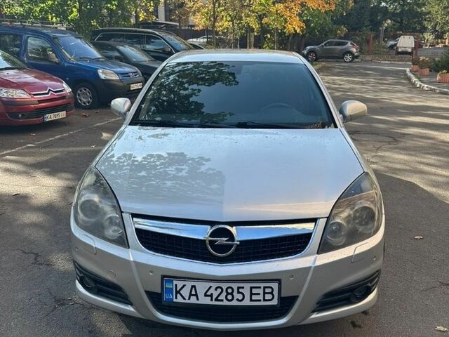 Сірий Опель Вектра, об'ємом двигуна 2.2 л та пробігом 236 тис. км за 4900 $, фото 1 на Automoto.ua
