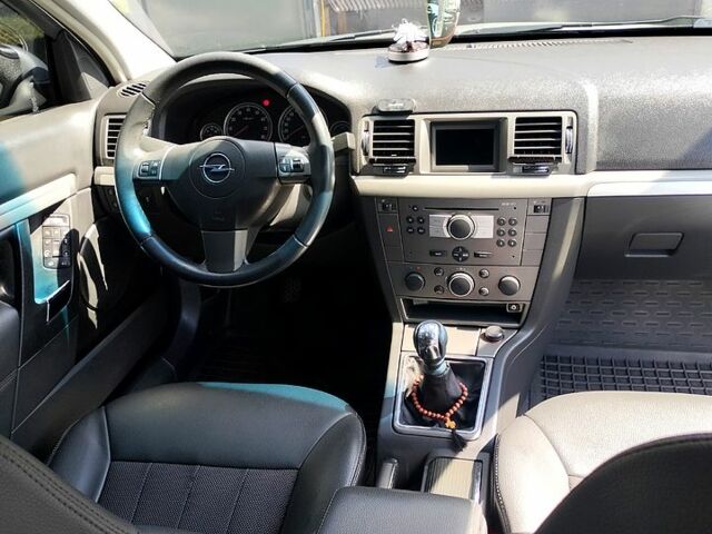 Серый Опель Вектра, объемом двигателя 2.2 л и пробегом 23500 тыс. км за 6300 $, фото 1 на Automoto.ua