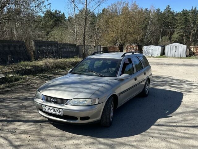 Серый Опель Вектра, объемом двигателя 2 л и пробегом 500 тыс. км за 2500 $, фото 1 на Automoto.ua