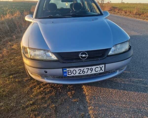 Сірий Опель Вектра, об'ємом двигуна 1.8 л та пробігом 300 тис. км за 2000 $, фото 1 на Automoto.ua