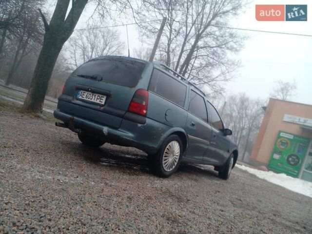 Сірий Опель Вектра, об'ємом двигуна 2 л та пробігом 259 тис. км за 2000 $, фото 1 на Automoto.ua