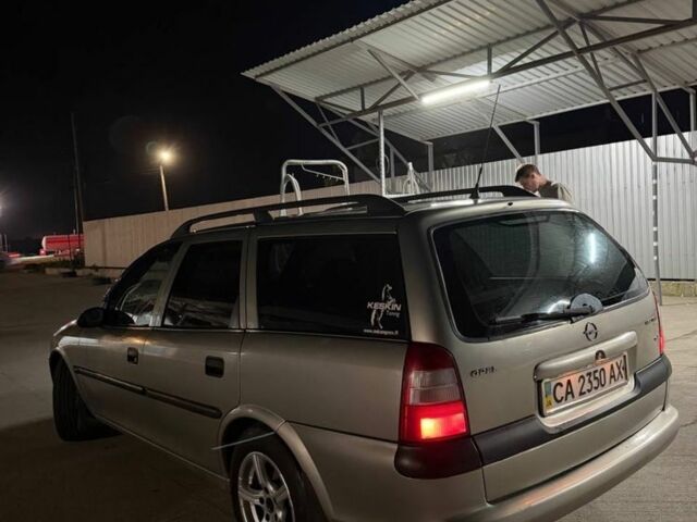 Сірий Опель Вектра, об'ємом двигуна 2 л та пробігом 3 тис. км за 1400 $, фото 1 на Automoto.ua