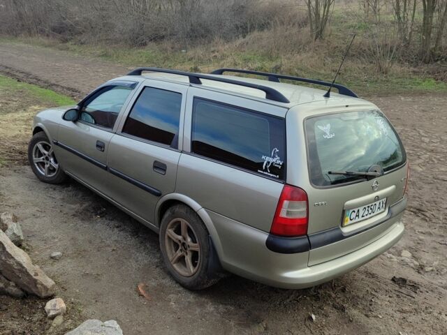 Серый Опель Вектра, объемом двигателя 0 л и пробегом 270 тыс. км за 2850 $, фото 1 на Automoto.ua