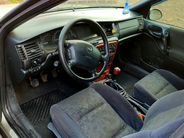 Сірий Опель Вектра, об'ємом двигуна 2 л та пробігом 200 тис. км за 2750 $, фото 1 на Automoto.ua