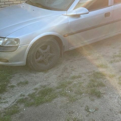 Сірий Опель Вектра, об'ємом двигуна 2 л та пробігом 1 тис. км за 2200 $, фото 1 на Automoto.ua
