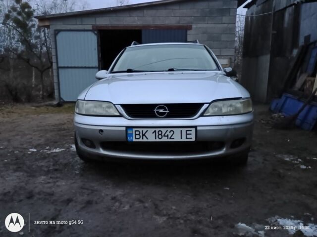 Серый Опель Вектра, объемом двигателя 2 л и пробегом 210 тыс. км за 2100 $, фото 1 на Automoto.ua
