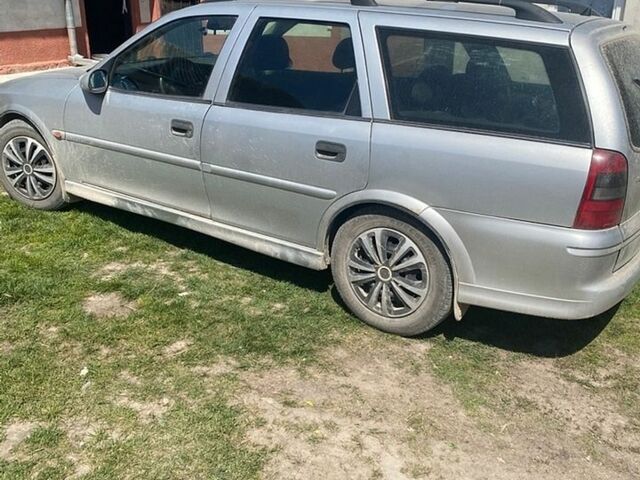 Сірий Опель Вектра, об'ємом двигуна 2 л та пробігом 387 тис. км за 2000 $, фото 1 на Automoto.ua