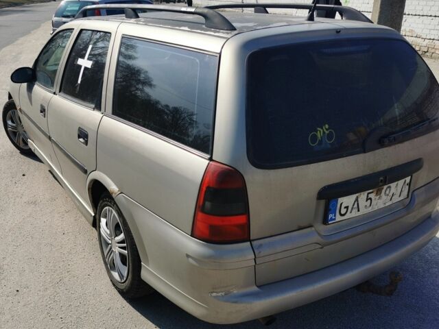 Серый Опель Вектра, объемом двигателя 1.8 л и пробегом 325 тыс. км за 1373 $, фото 1 на Automoto.ua