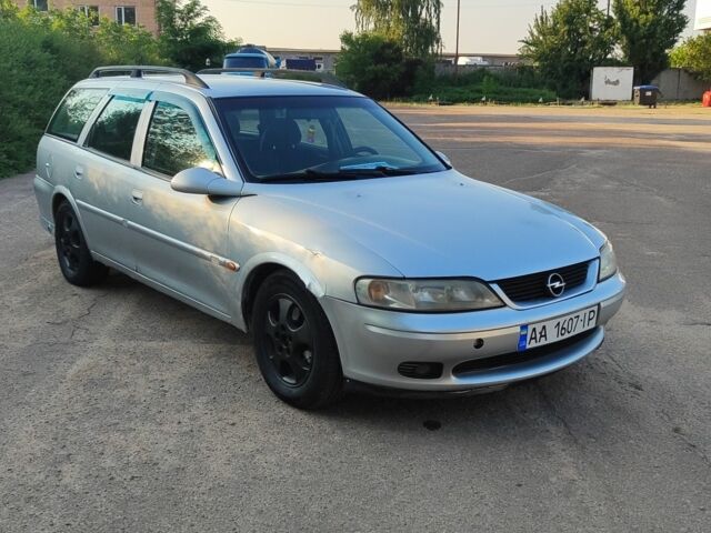 Сірий Опель Вектра, об'ємом двигуна 2 л та пробігом 280 тис. км за 1500 $, фото 1 на Automoto.ua