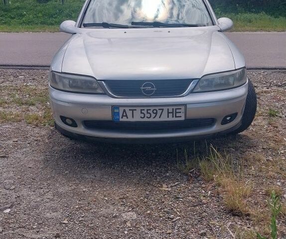Сірий Опель Вектра, об'ємом двигуна 2 л та пробігом 333 тис. км за 1500 $, фото 1 на Automoto.ua