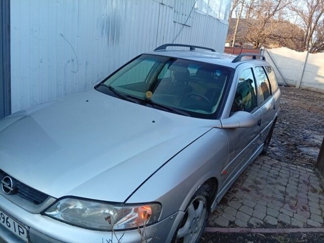 Серый Опель Вектра, объемом двигателя 2 л и пробегом 329 тыс. км за 2596 $, фото 1 на Automoto.ua