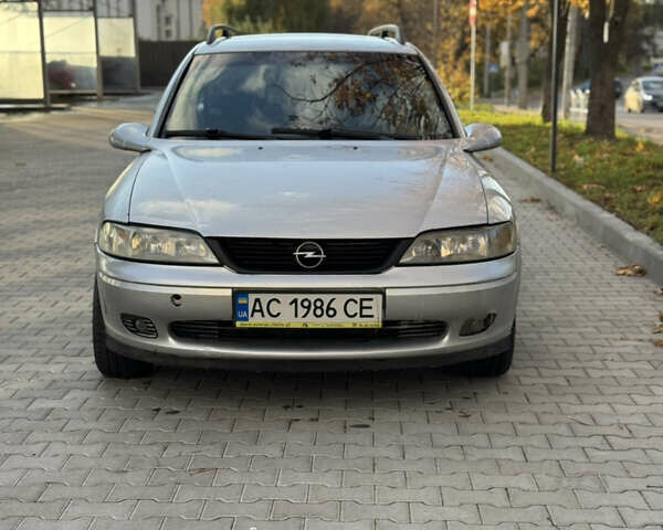 Сірий Опель Вектра, об'ємом двигуна 1.8 л та пробігом 300 тис. км за 1600 $, фото 1 на Automoto.ua