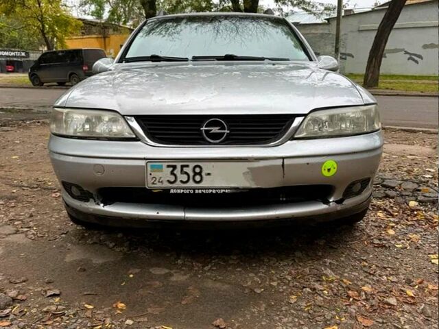 Серый Опель Вектра, объемом двигателя 2 л и пробегом 420 тыс. км за 1840 $, фото 1 на Automoto.ua