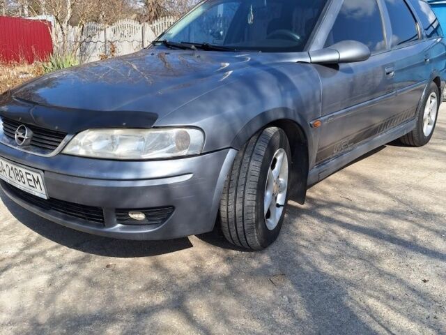 Серый Опель Вектра, объемом двигателя 2.2 л и пробегом 299 тыс. км за 2999 $, фото 1 на Automoto.ua