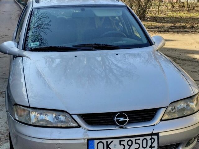 Серый Опель Вектра, объемом двигателя 2 л и пробегом 273 тыс. км за 2000 $, фото 1 на Automoto.ua
