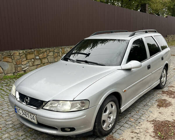 Сірий Опель Вектра, об'ємом двигуна 2 л та пробігом 300 тис. км за 1700 $, фото 1 на Automoto.ua