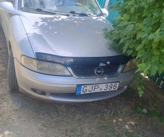 Серый Опель Вектра, объемом двигателя 2 л и пробегом 325 тыс. км за 1500 $, фото 1 на Automoto.ua