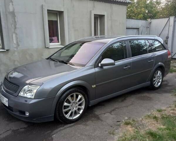 Серый Опель Вектра, объемом двигателя 2.2 л и пробегом 260 тыс. км за 5000 $, фото 1 на Automoto.ua