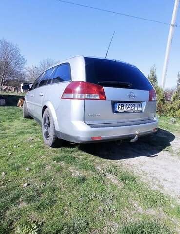 Серый Опель Вектра, объемом двигателя 2.2 л и пробегом 214 тыс. км за 4200 $, фото 1 на Automoto.ua