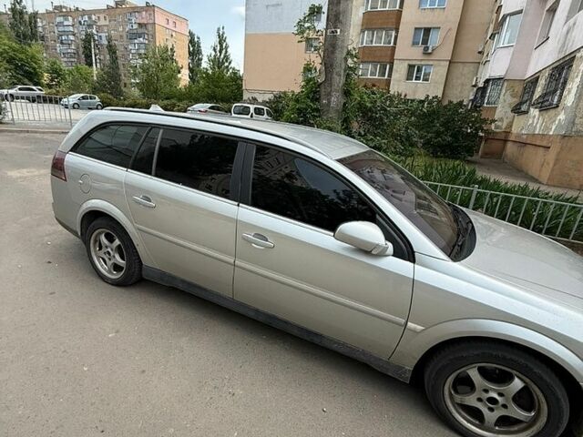 Серый Опель Вектра, объемом двигателя 2.96 л и пробегом 365 тыс. км за 3200 $, фото 1 на Automoto.ua