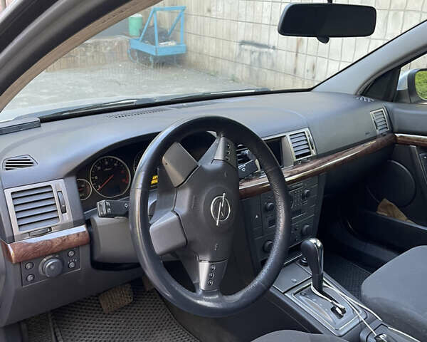 Серый Опель Вектра, объемом двигателя 2.17 л и пробегом 300 тыс. км за 3000 $, фото 1 на Automoto.ua