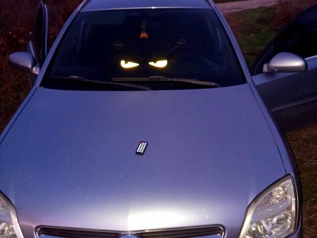 Серый Опель Вектра, объемом двигателя 1.9 л и пробегом 272 тыс. км за 5200 $, фото 1 на Automoto.ua