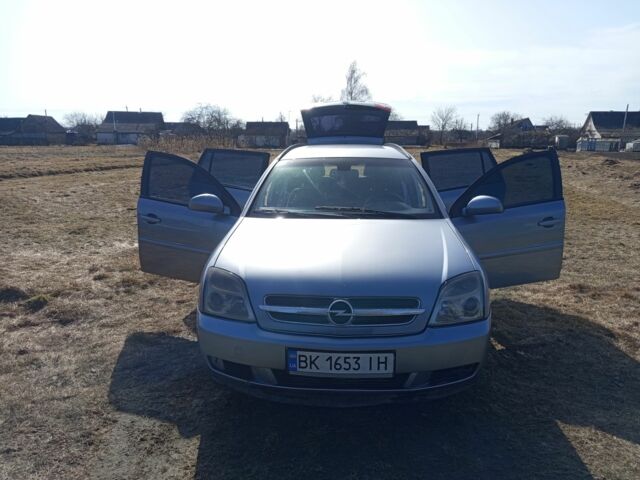Серый Опель Вектра, объемом двигателя 1.9 л и пробегом 344 тыс. км за 4000 $, фото 1 на Automoto.ua