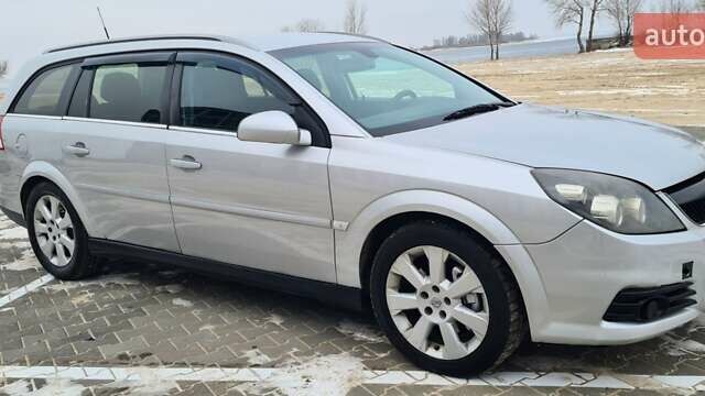 Серый Опель Вектра, объемом двигателя 2.96 л и пробегом 326 тыс. км за 4000 $, фото 1 на Automoto.ua