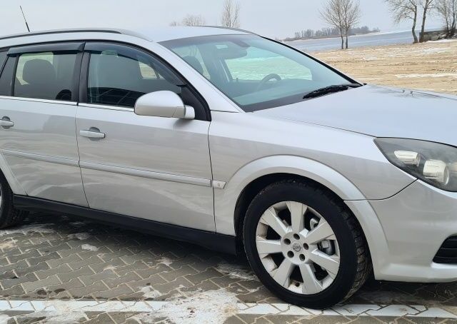 Серый Опель Вектра, объемом двигателя 3 л и пробегом 326 тыс. км за 4500 $, фото 1 на Automoto.ua