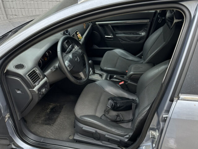 Сірий Опель Вектра, об'ємом двигуна 1.9 л та пробігом 300 тис. км за 5800 $, фото 1 на Automoto.ua