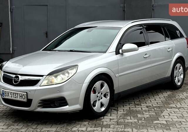 Серый Опель Вектра, объемом двигателя 1.9 л и пробегом 320 тыс. км за 5000 $, фото 1 на Automoto.ua