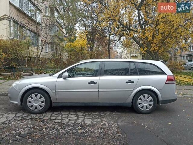 Серый Опель Вектра, объемом двигателя 1.9 л и пробегом 319 тыс. км за 4500 $, фото 1 на Automoto.ua