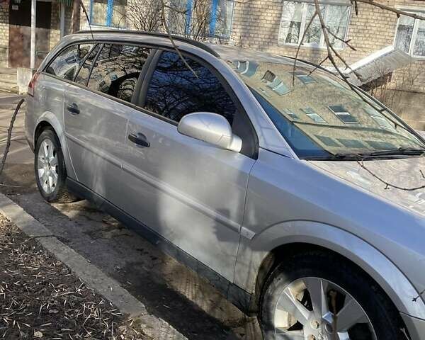 Серый Опель Вектра, объемом двигателя 1.9 л и пробегом 400 тыс. км за 5000 $, фото 1 на Automoto.ua